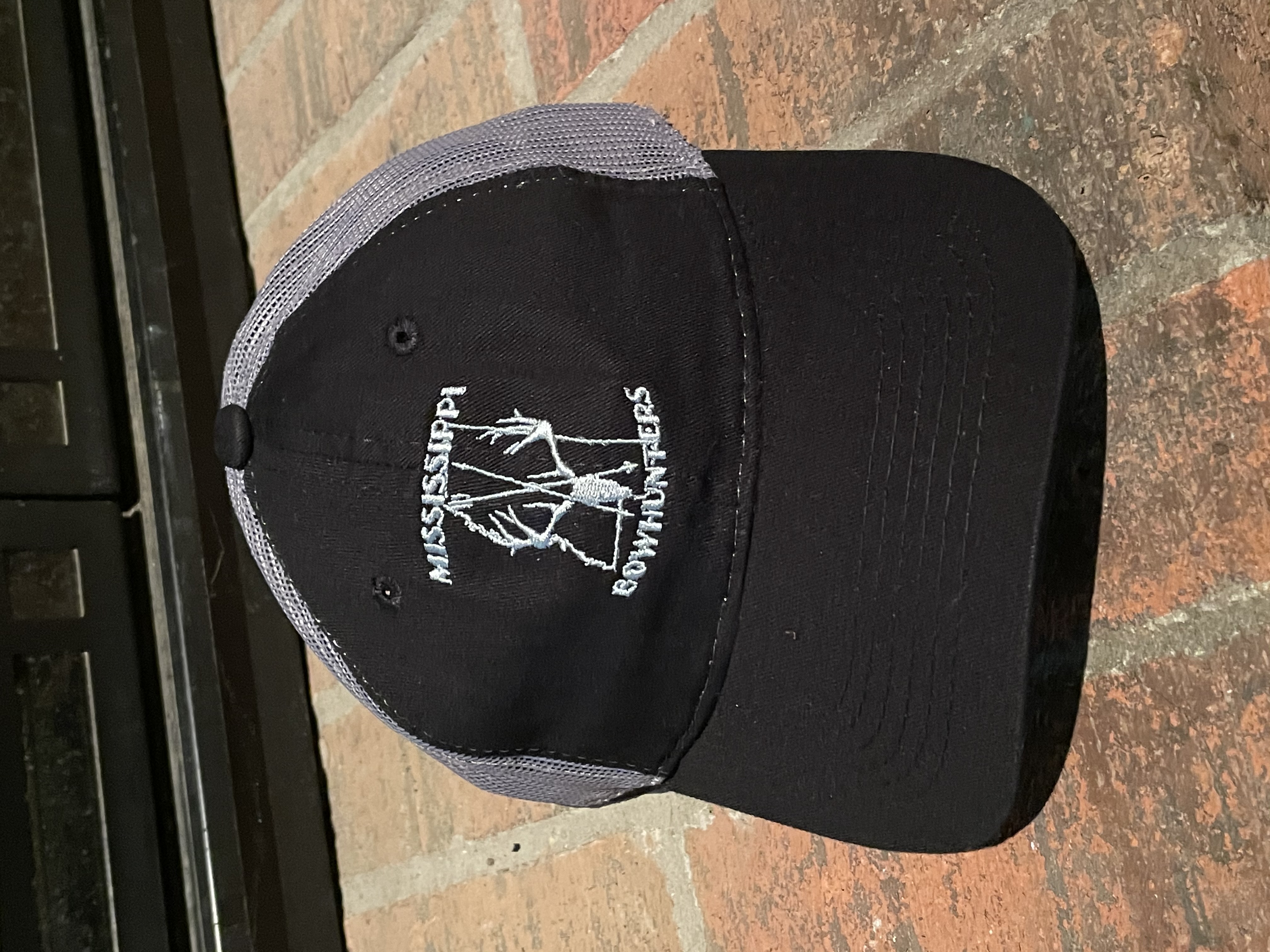 Unstructured Black/Gray